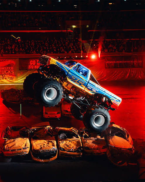 MONSTER TRUCK